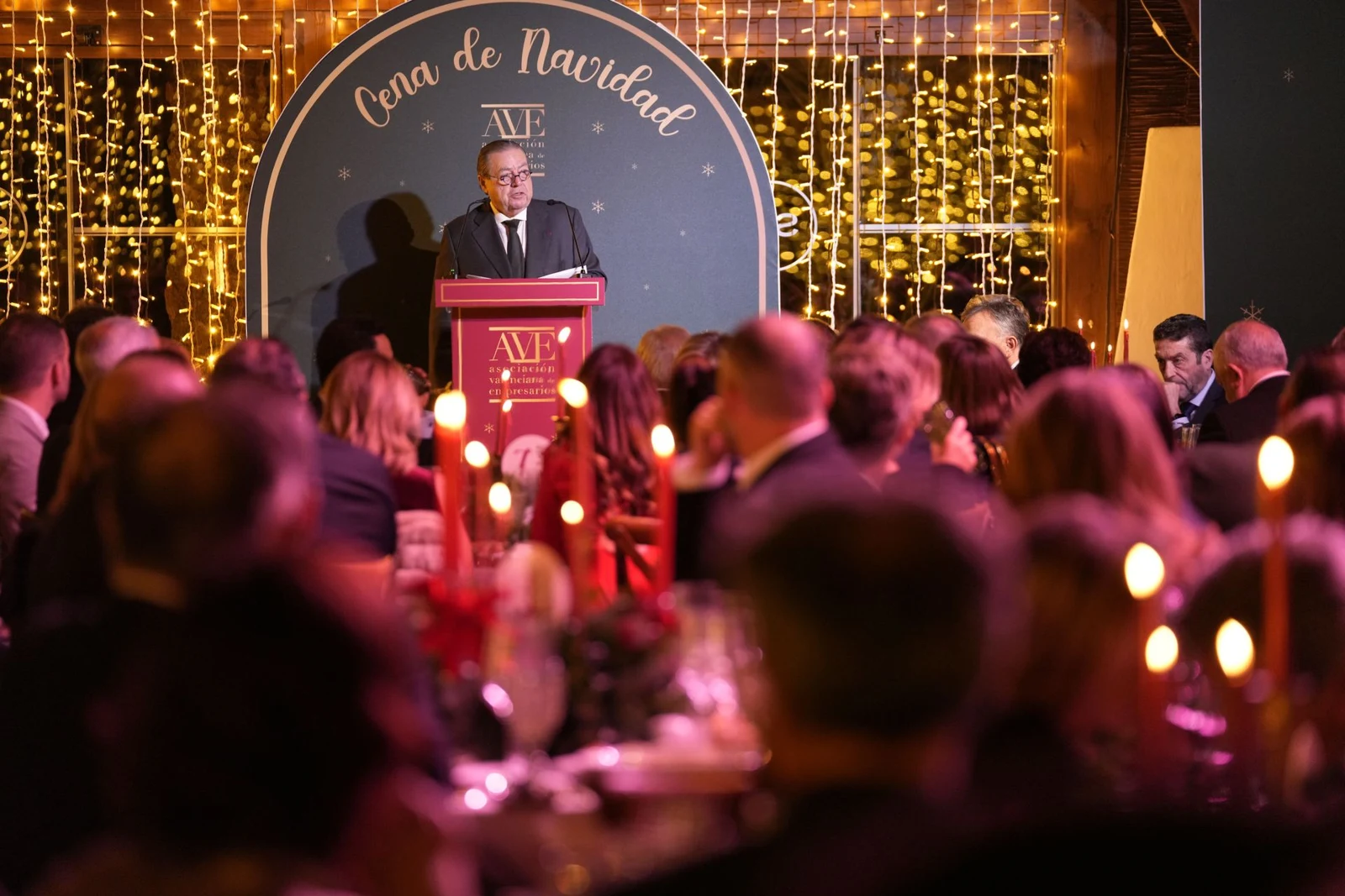 Cena de Navidad con ponente y ambiente festivo