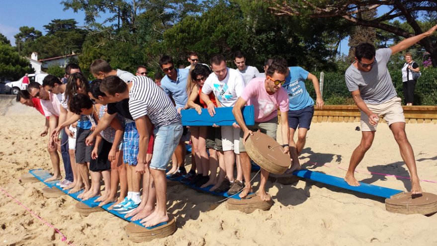 Actividad team building playa