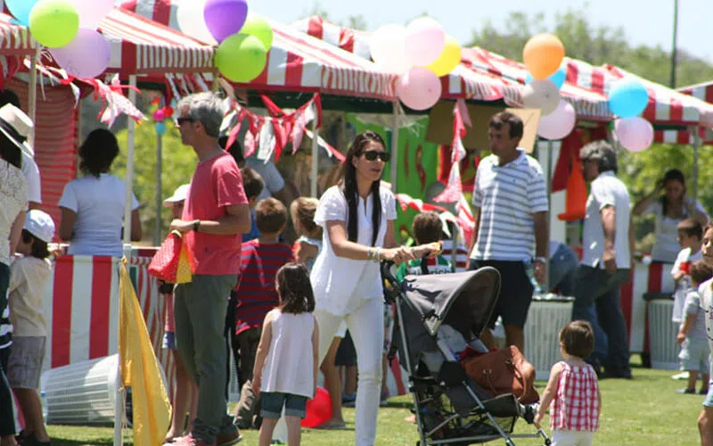 Equipo durante la actividad de Family Day para empresas en Madrid