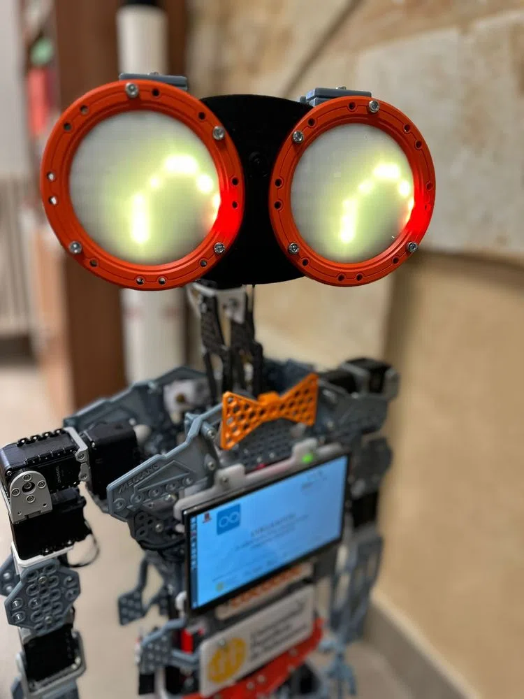 Participantes colaborando de Robot Factory Challenge en Madrid