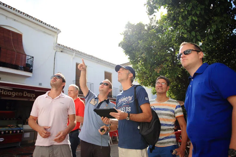 Equipo durante la actividad de Street Escape por Madrid en Madrid